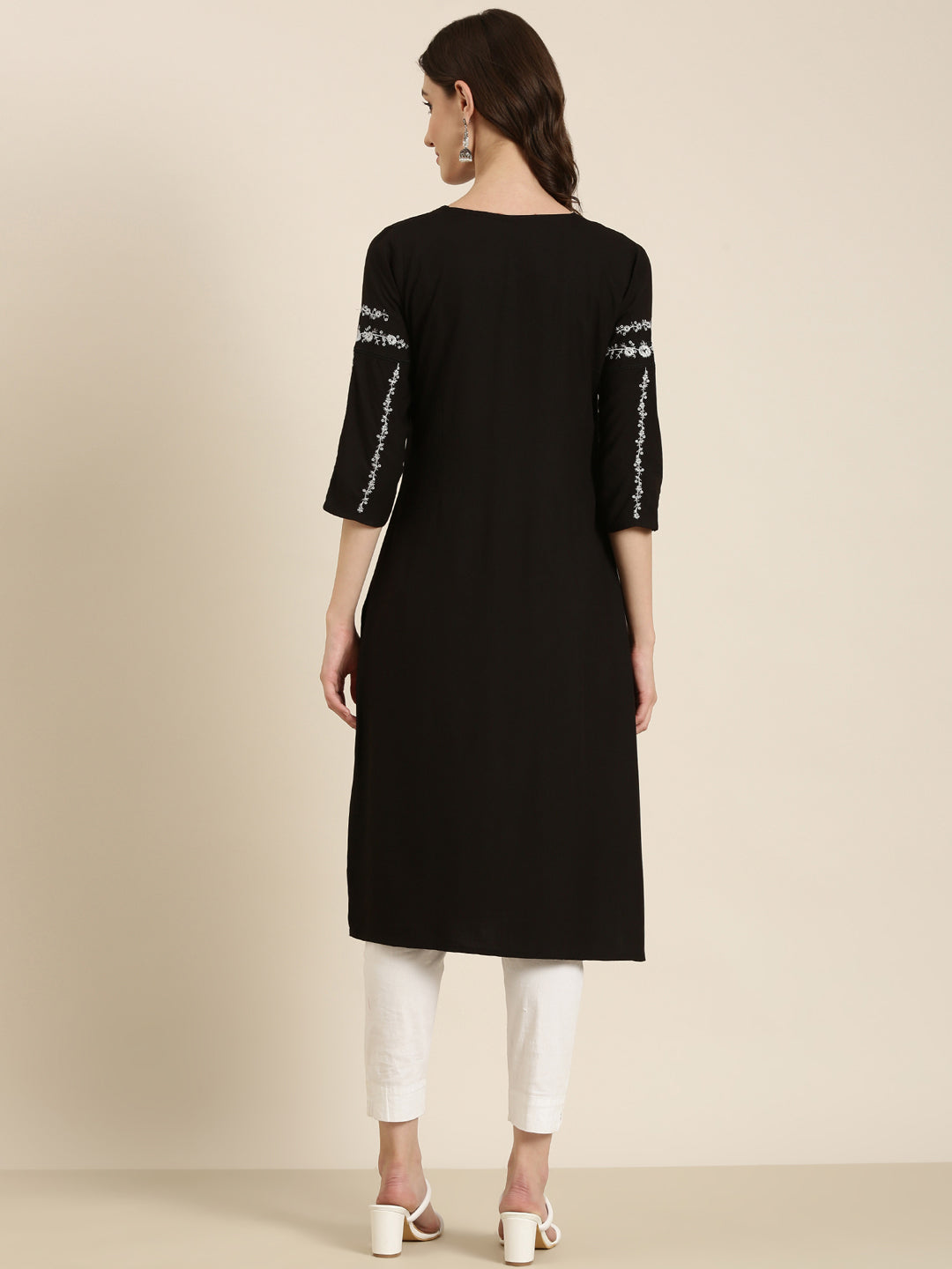 Women Black Solid Straight Kurta