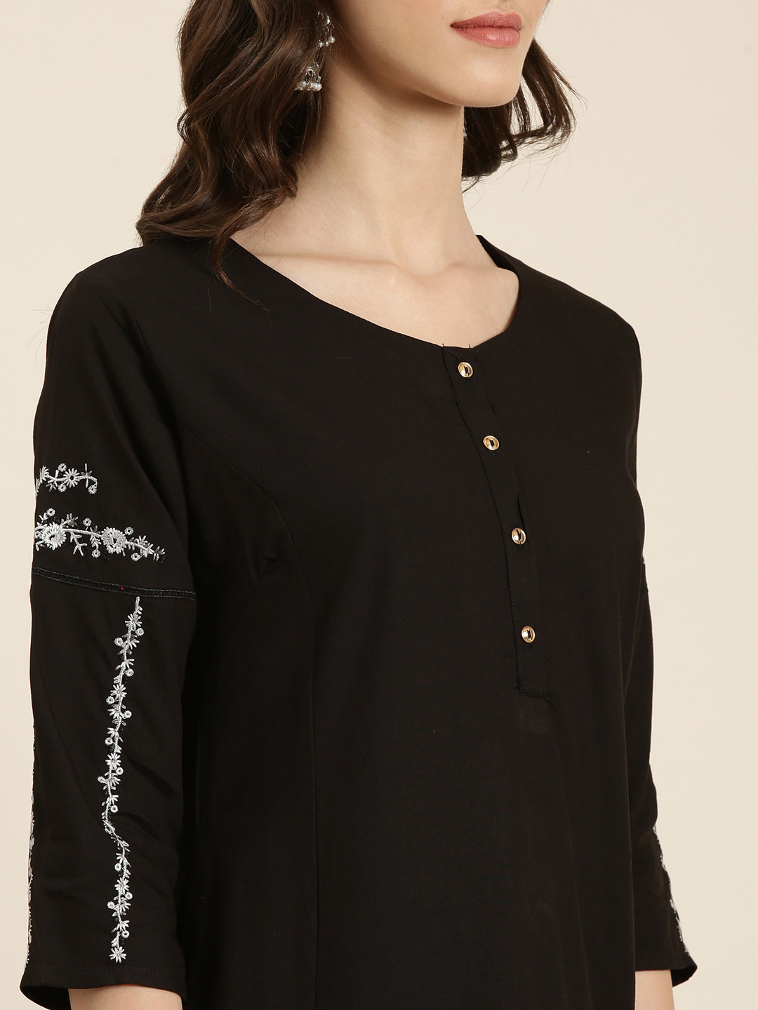 Women Black Solid Straight Kurta