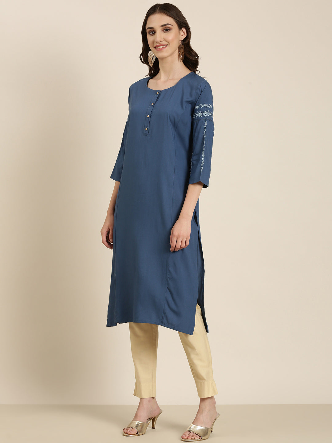 Women Blue Solid Straight Kurta