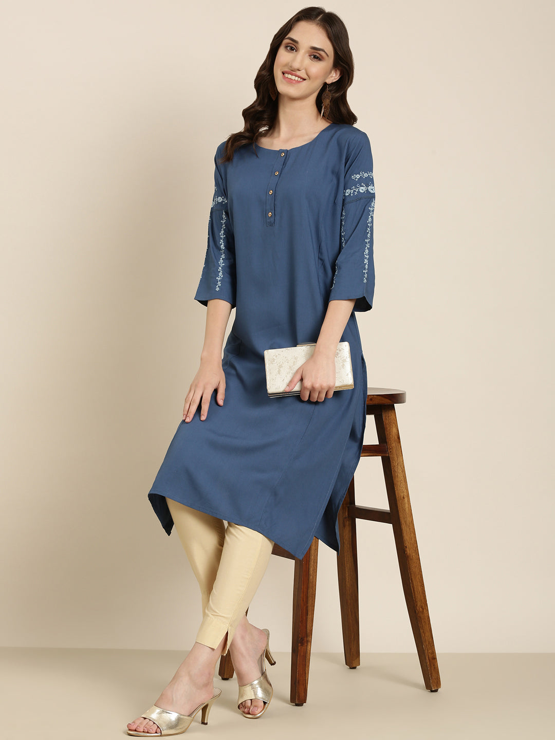 Women Blue Solid Straight Kurta