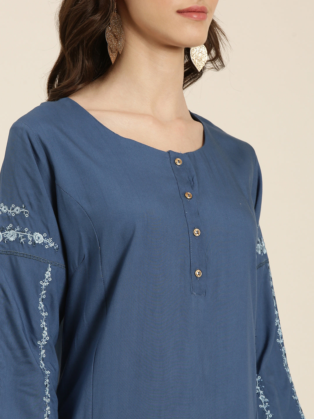 Women Blue Solid Straight Kurta