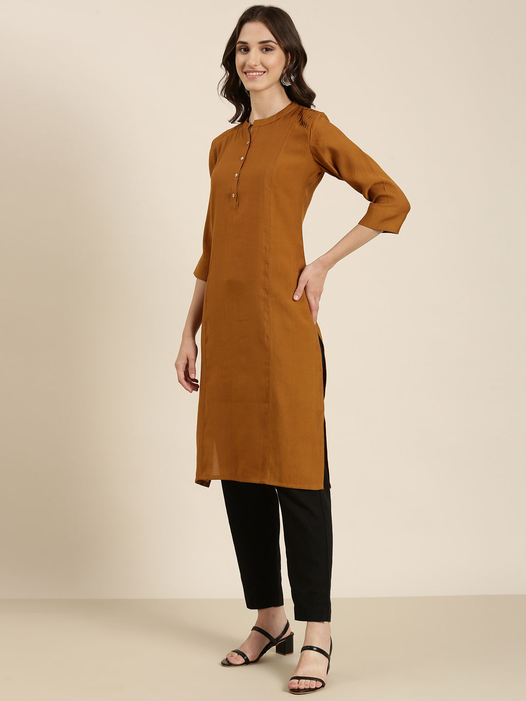 Women Camel Brown Solid Straight Kurta