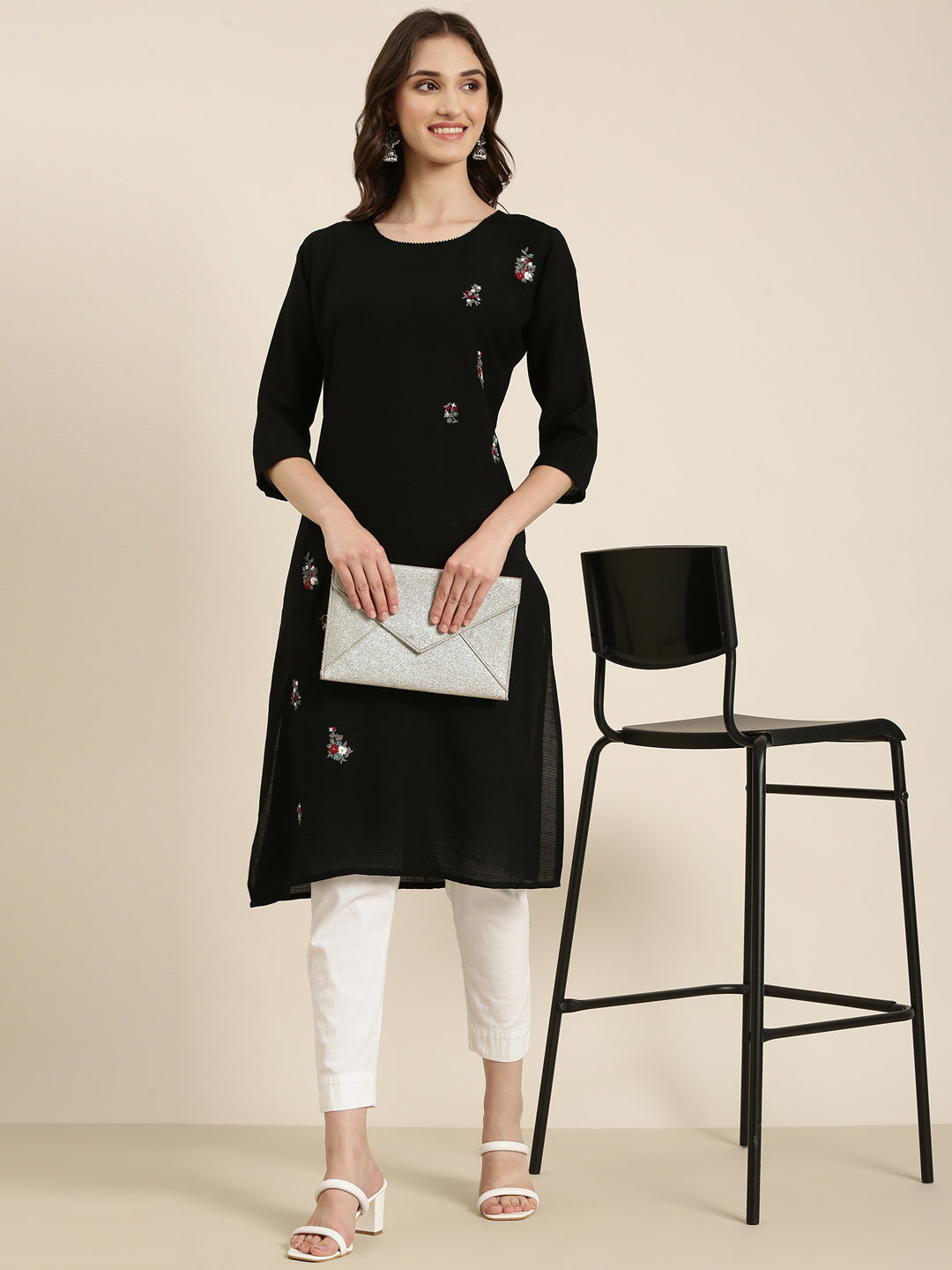 Women Black Solid Straight Kurta