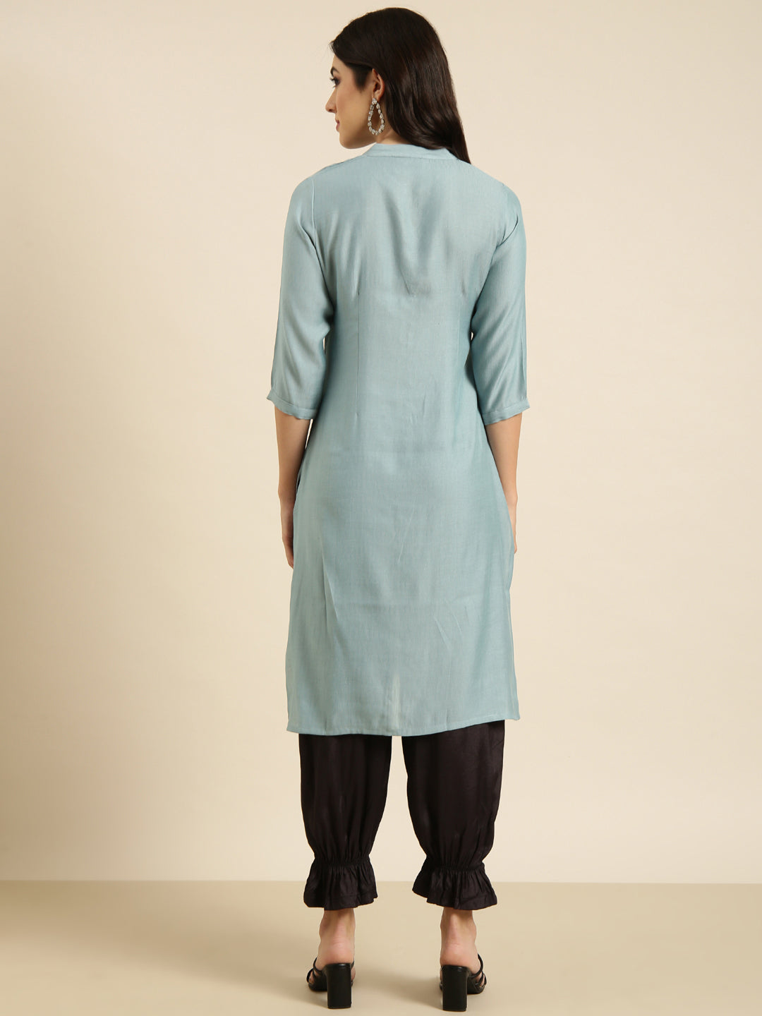 Women Straight Grey Solid Kurta