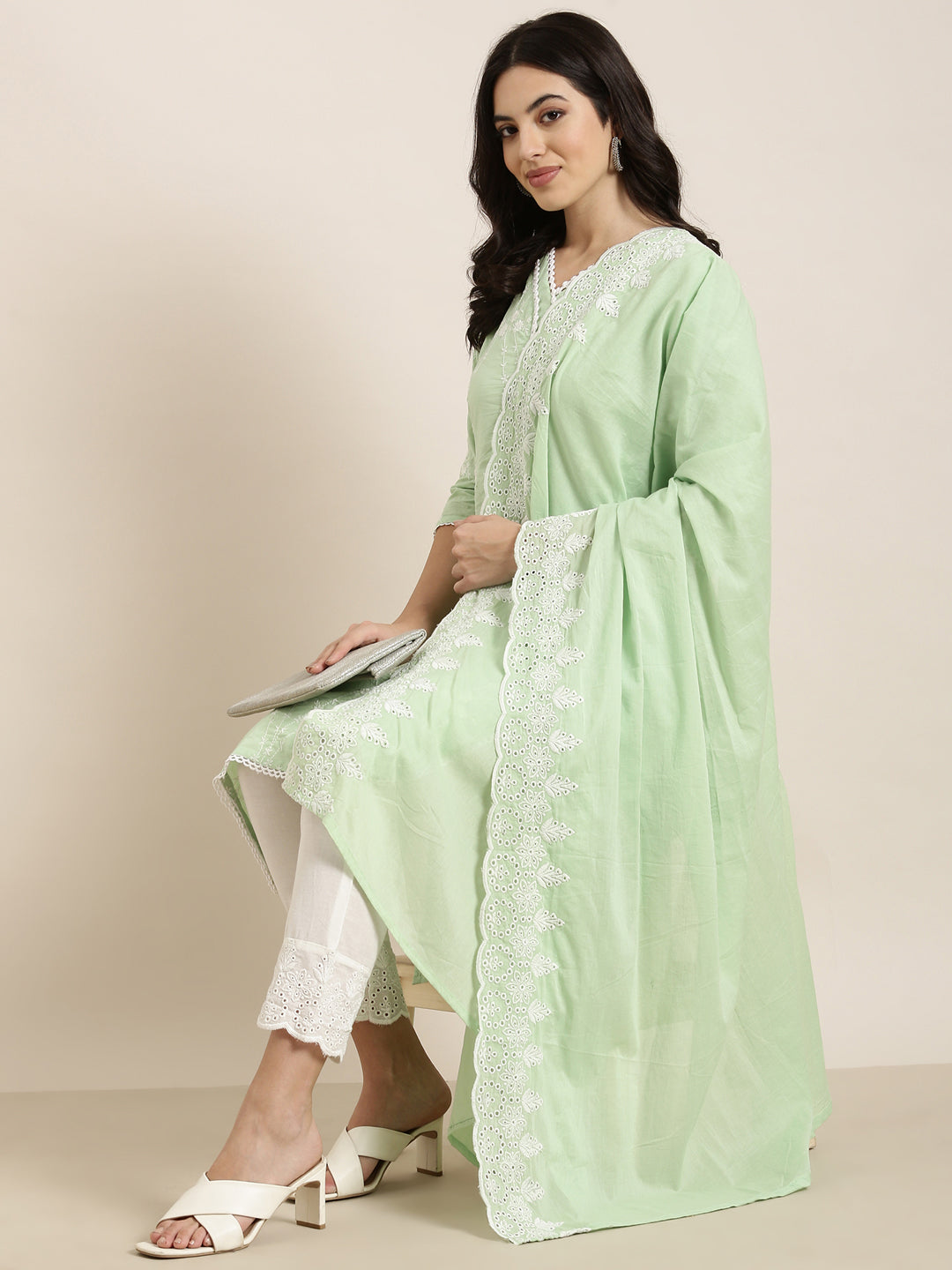 Women Straight Green Floral Kurta and Trousers Set Comes With Dupatta