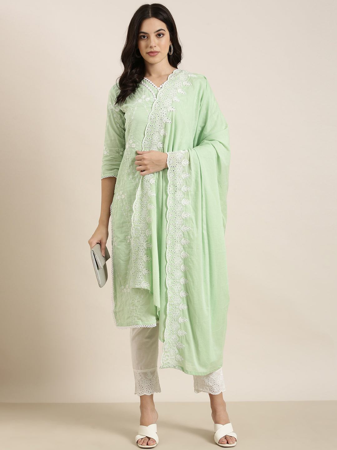 Women Straight Green Floral Kurta and Trousers Set Comes With Dupatta