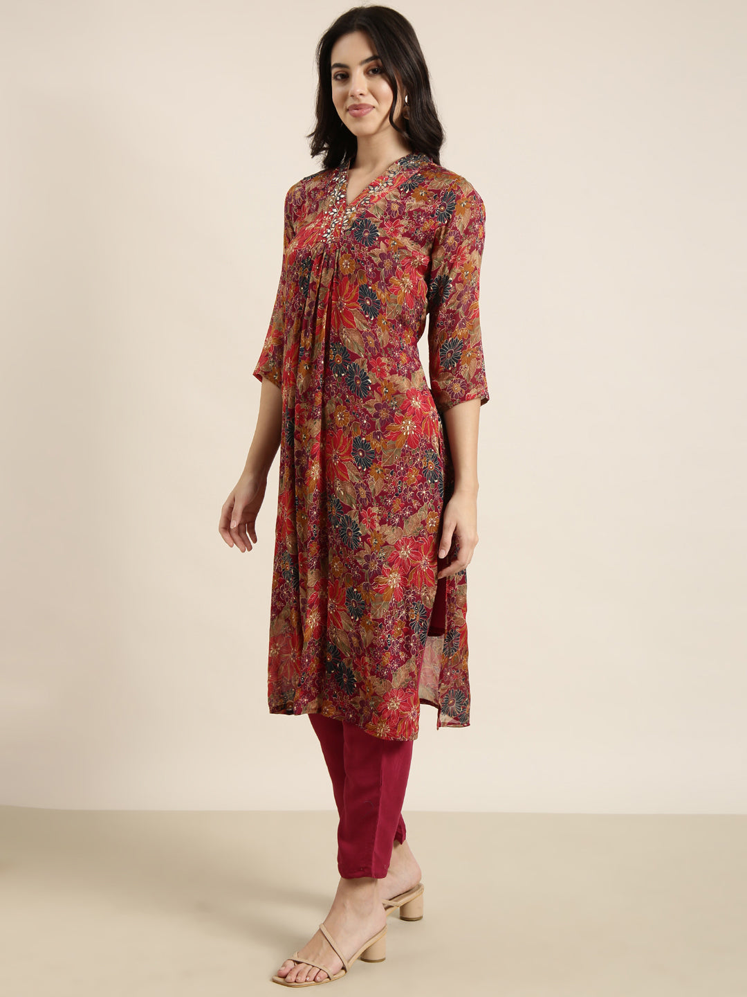 Women Straight Maroon Floral Kurta and Trousers Set Comes With Dupatta