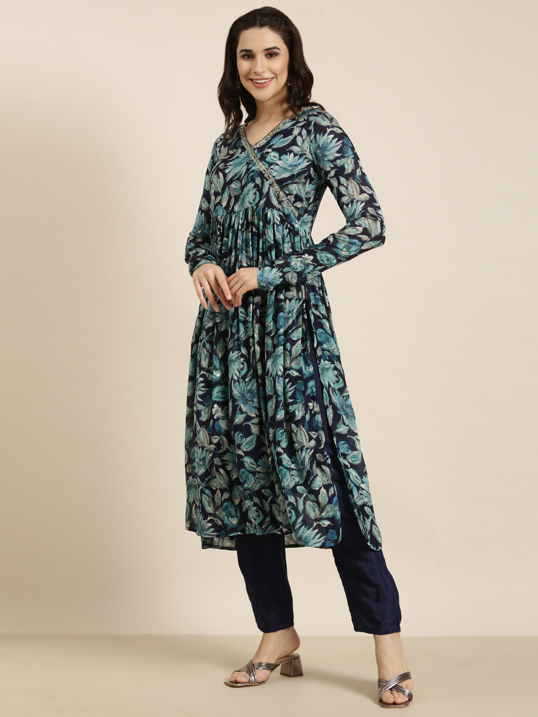 Women Straight Blue Floral Kurta and Trousers Set Comes With Dupatta