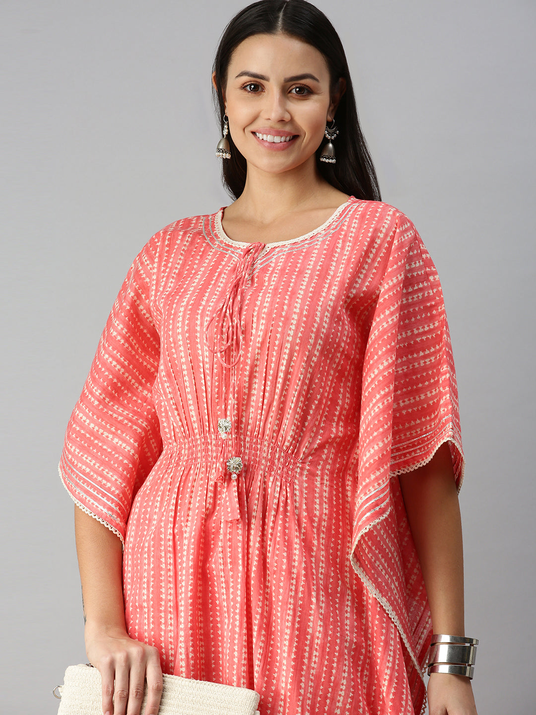 Women's PinkOff White Geometrical Kurta Sets