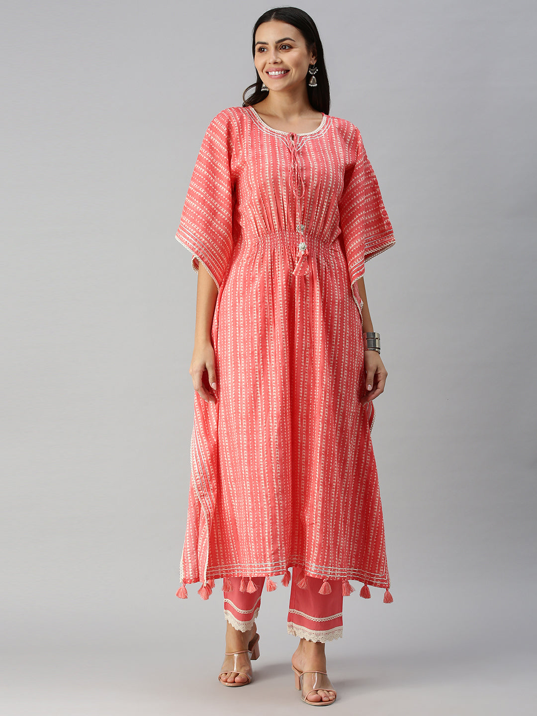 Women's PinkOff White Geometrical Kurta Sets