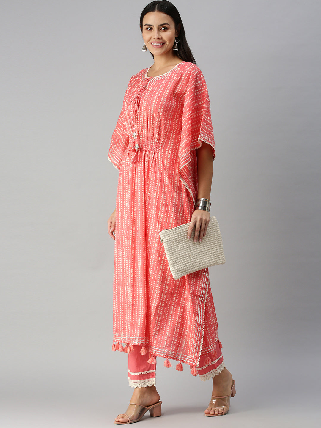 Women's PinkOff White Geometrical Kurta Sets