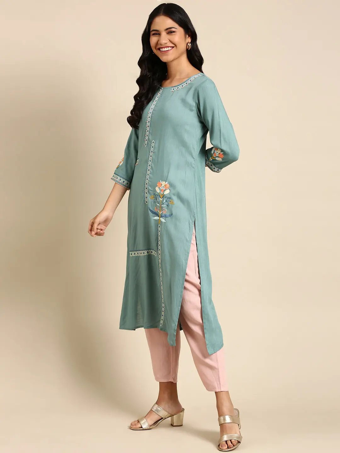 Women's Sea Green Embroidered Kurta Set