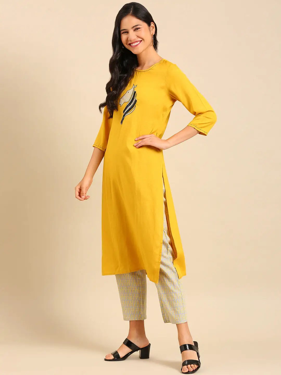 Women's Yellow Solid Kurta Set