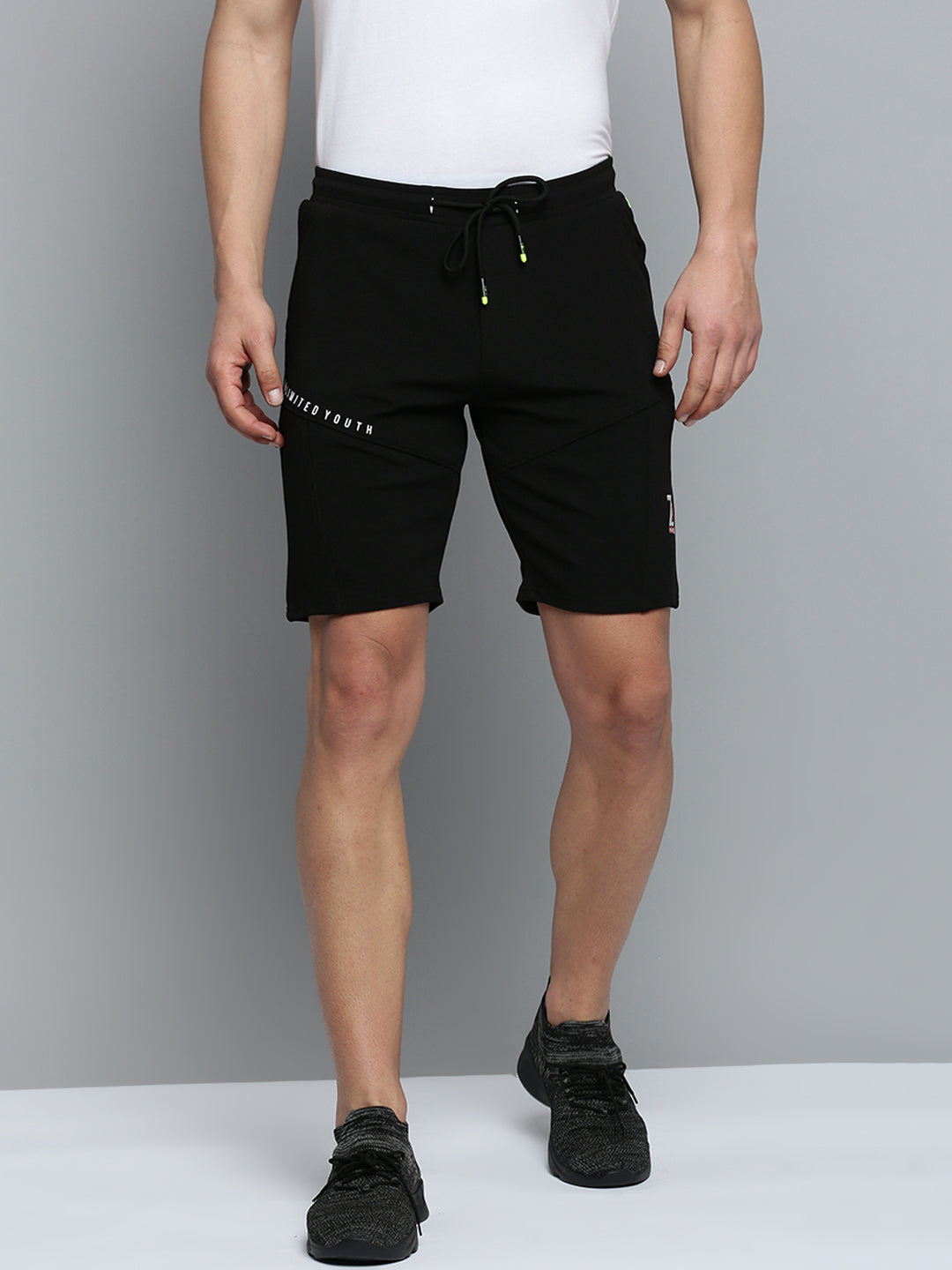 Men Black Solid Sports Shorts