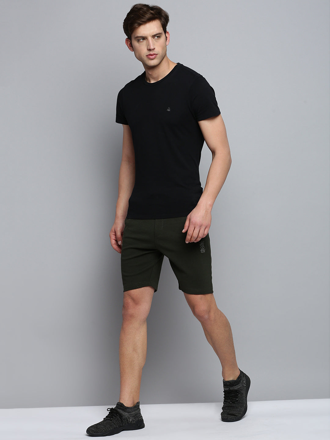 Men Green Solid Sports Shorts