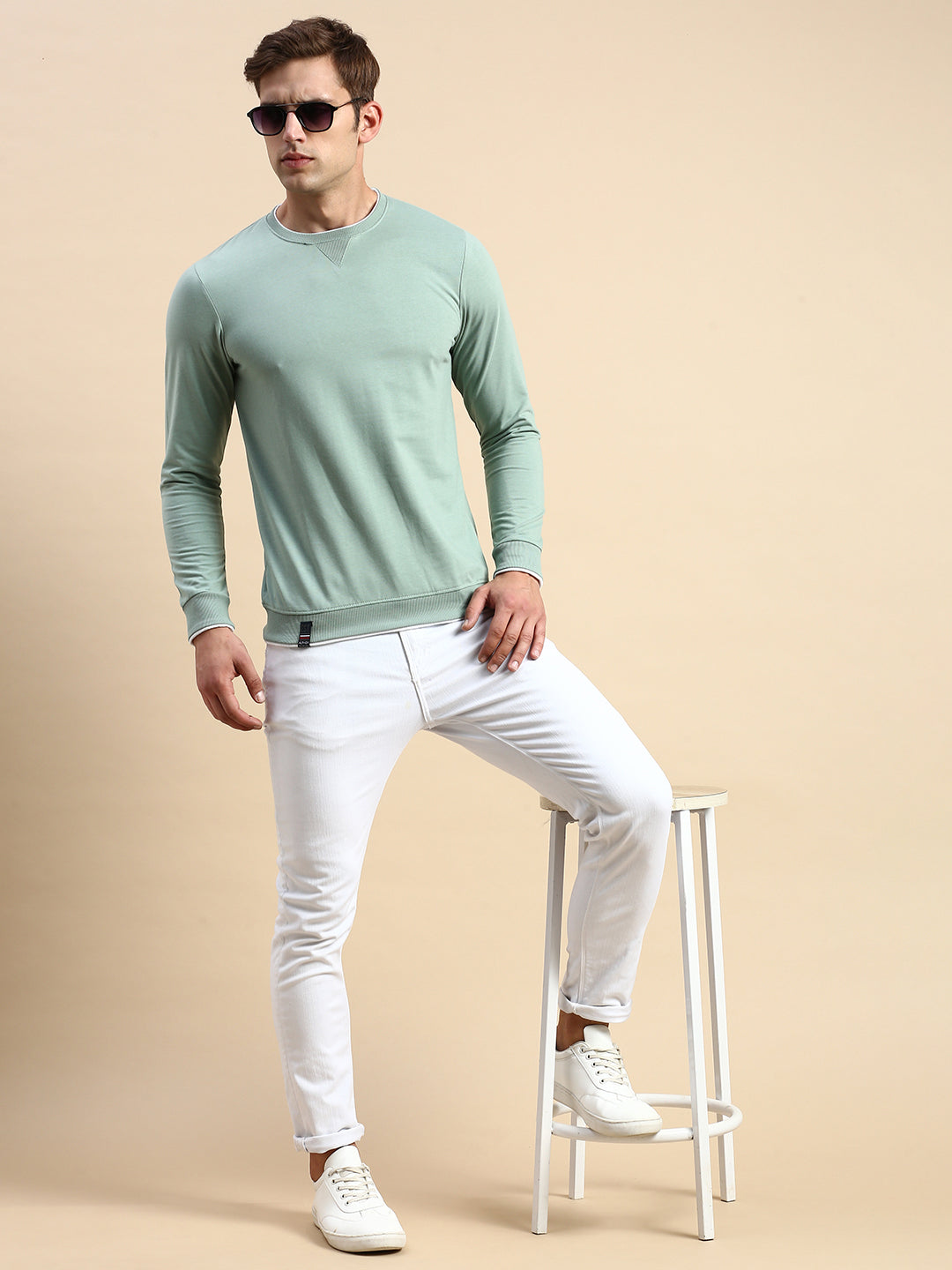 Men's Green Solid Casual Sweatshirt