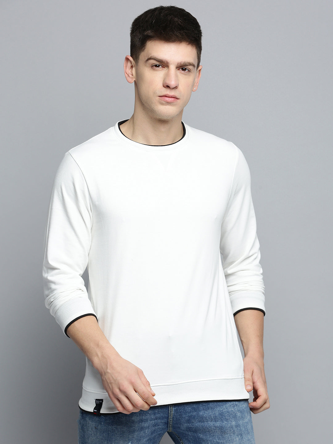 Men's White Solid Casual Sweatshirt