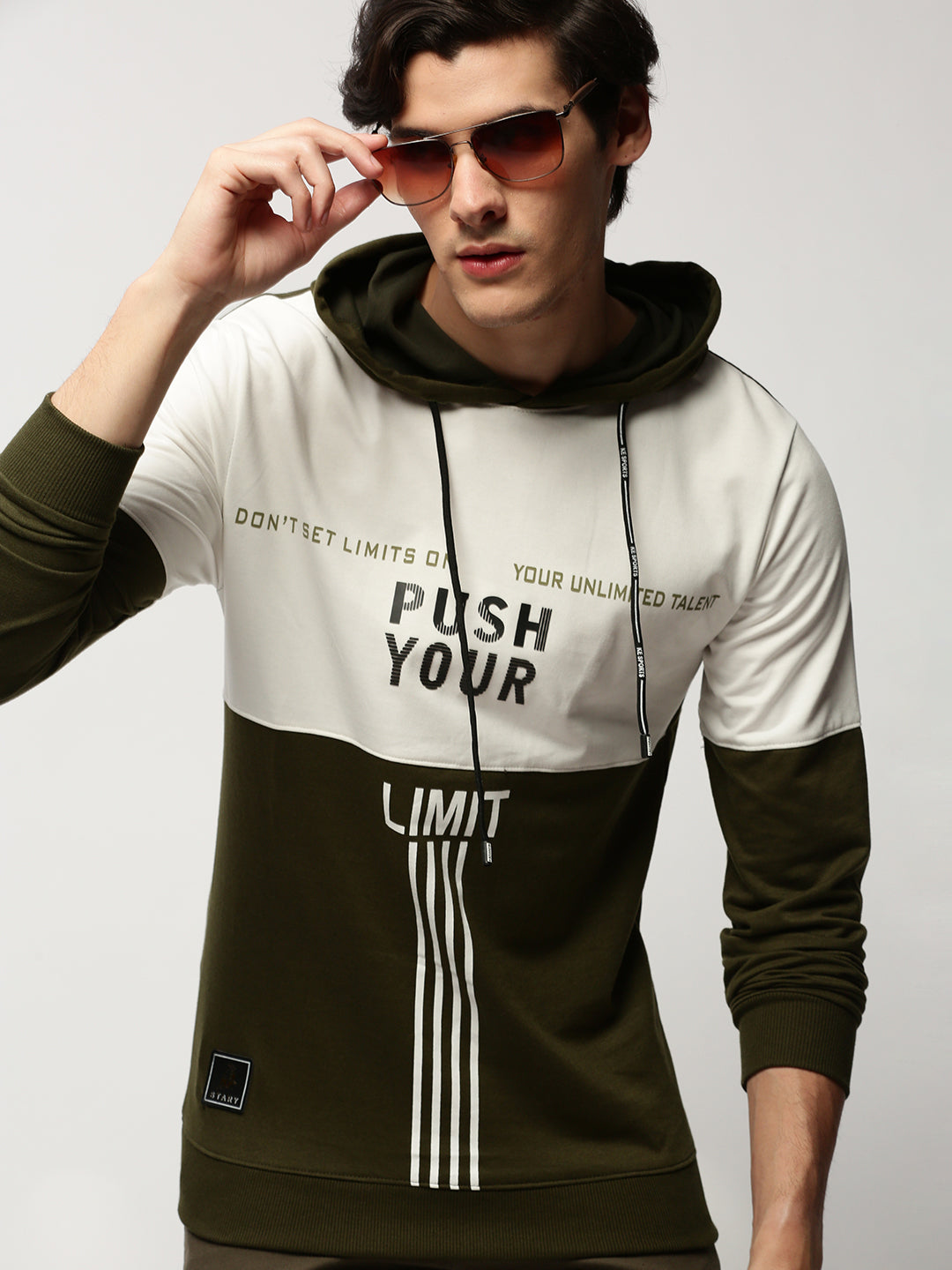 Men Green Graphics Casual Sweatshirts