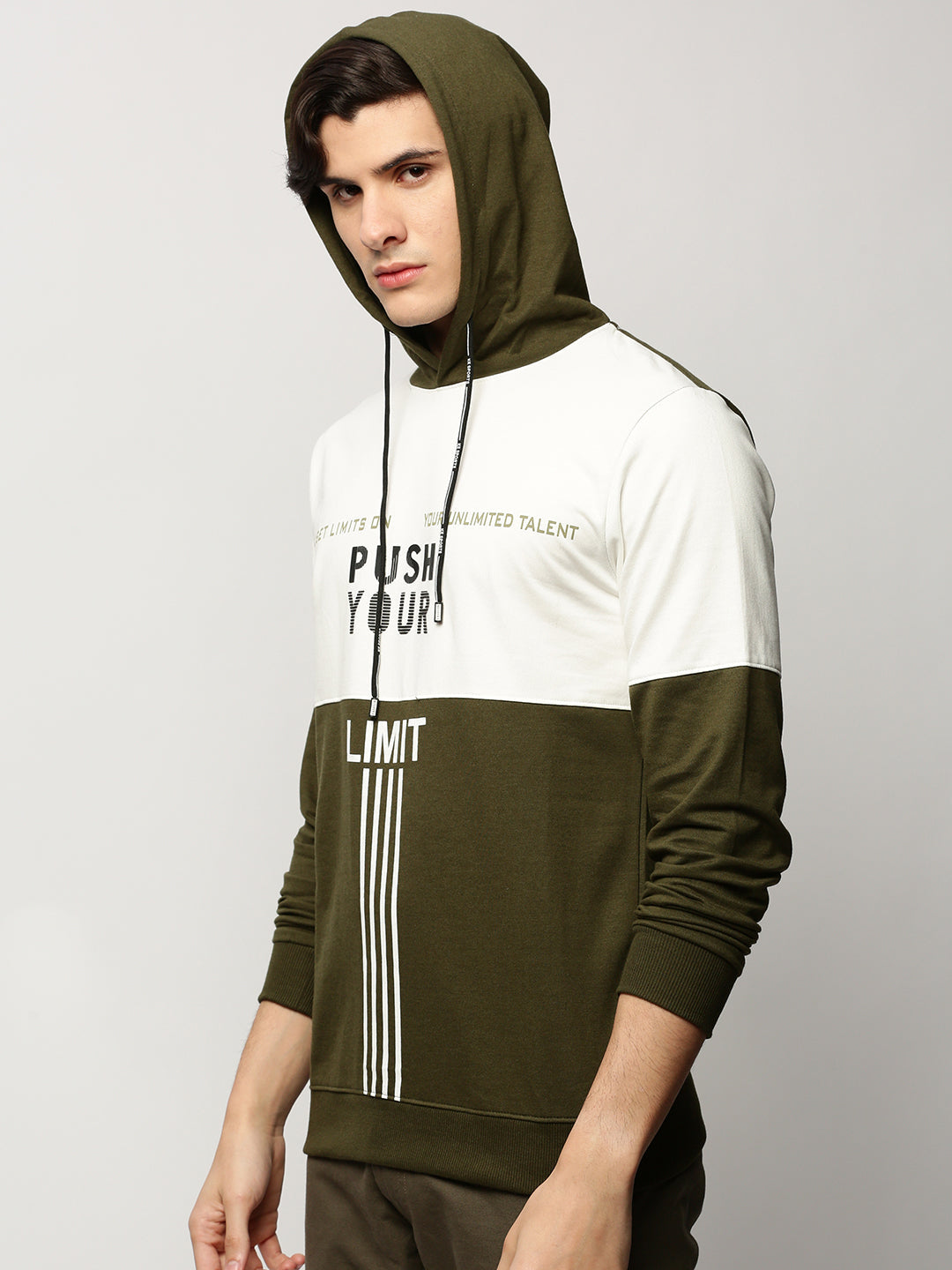 Men Green Graphics Casual Sweatshirts