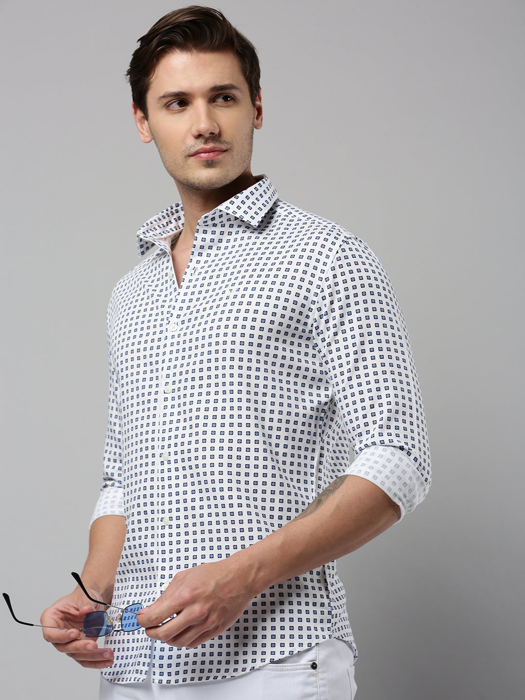 Men White Solid Casual Shirt