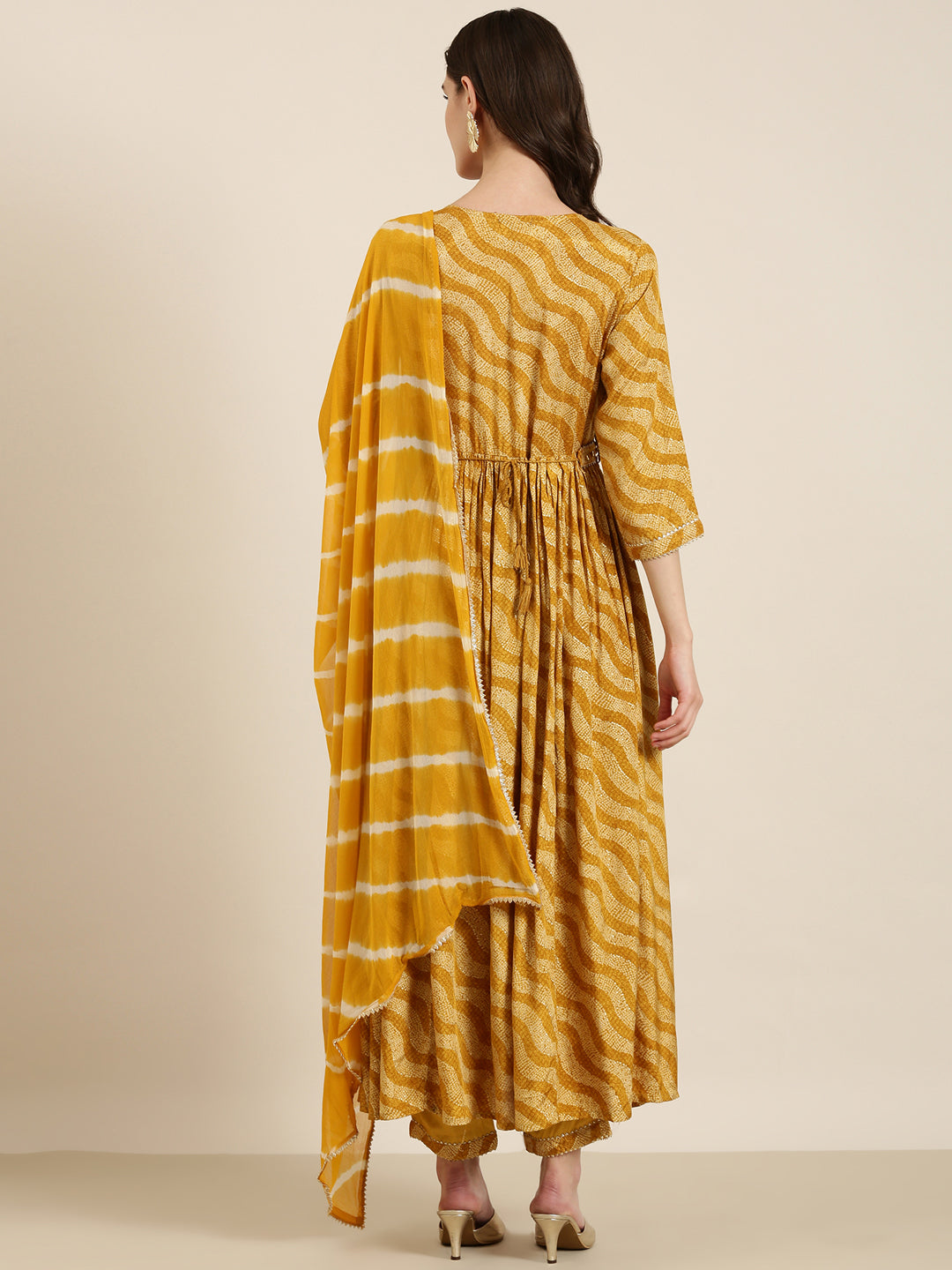 Women Mustard Printed Kurta Set