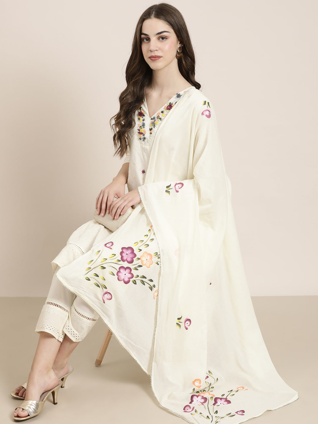 Women's Cream Floral Embroidered Kurta Set With Dupatta