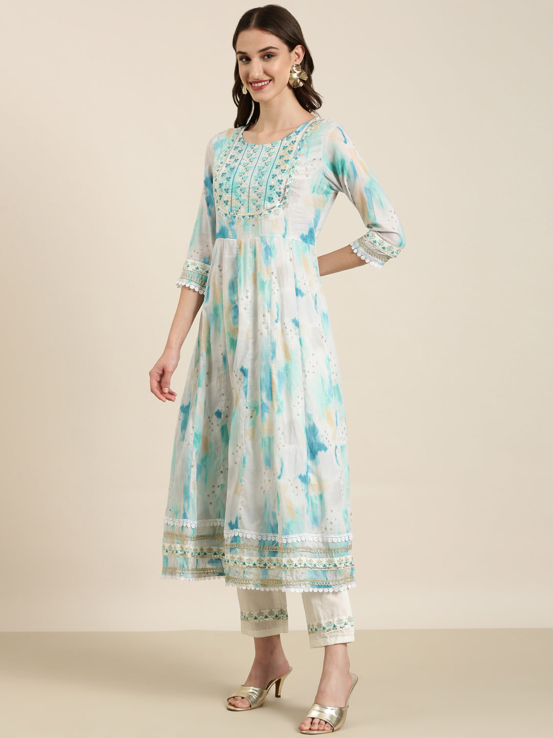 Women's Turquoise Blue Dyed Empire Thread Work Kurta Set With Dupatta