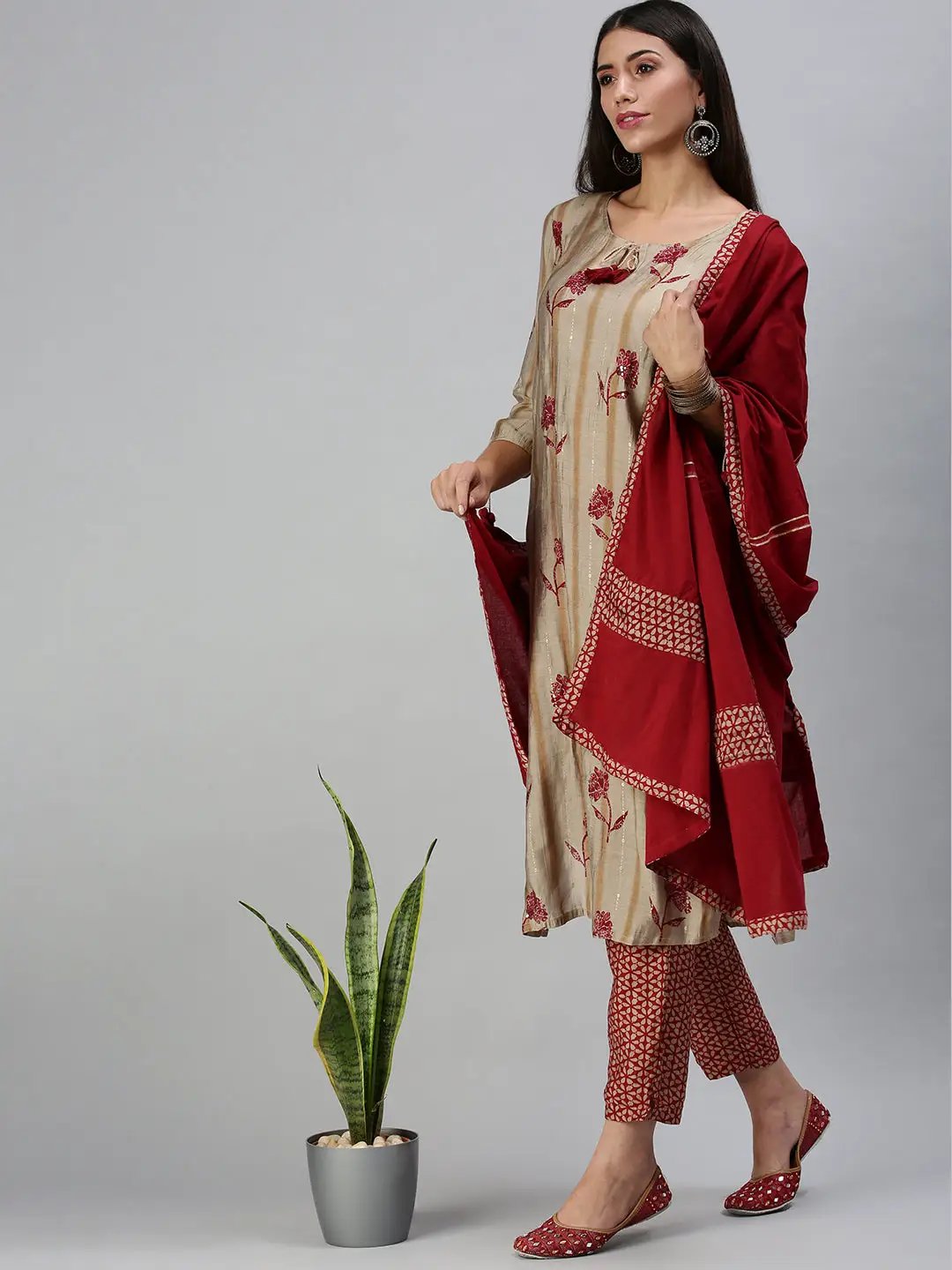 Women's Beige Printed Kurta Sets