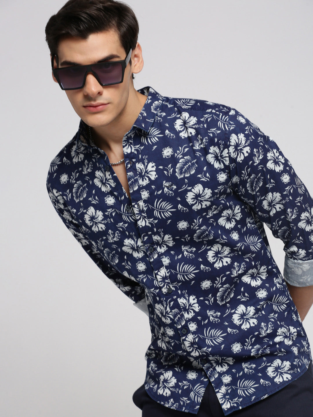 Men's Navy Blue Slim Fit Floral Printed Casual Shirt