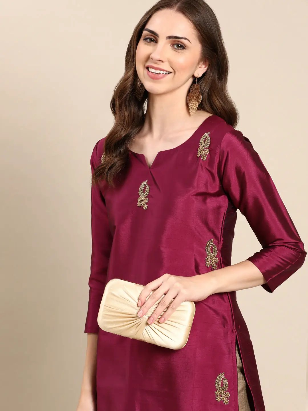 Women's Magenta Embellished Straight Kurta