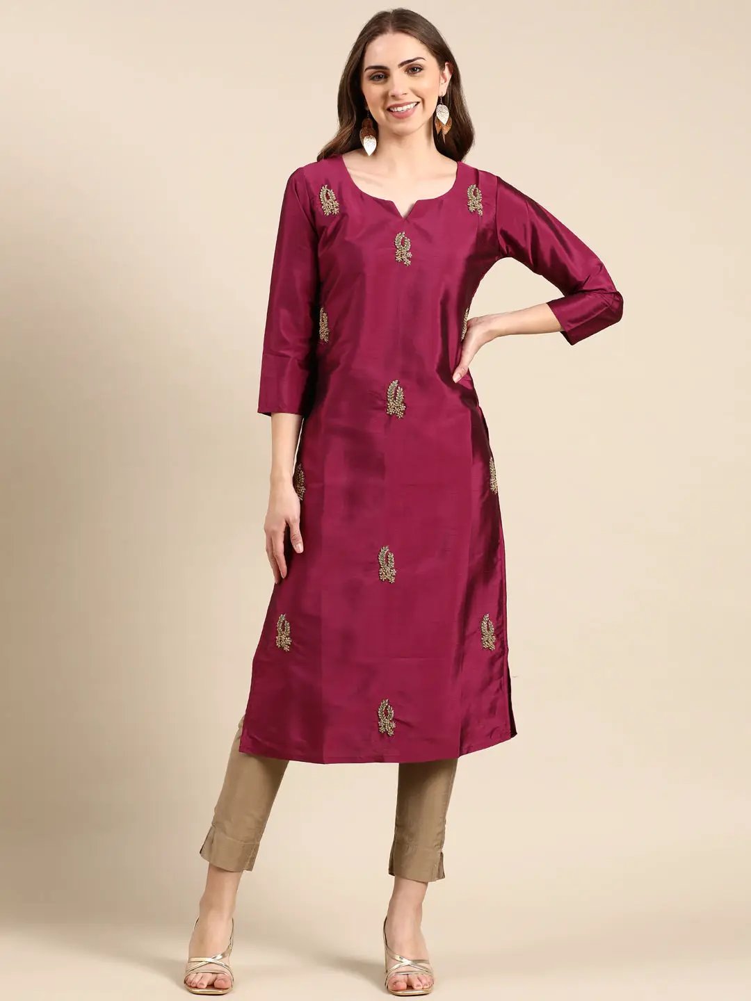 Women's Magenta Embellished Straight Kurta