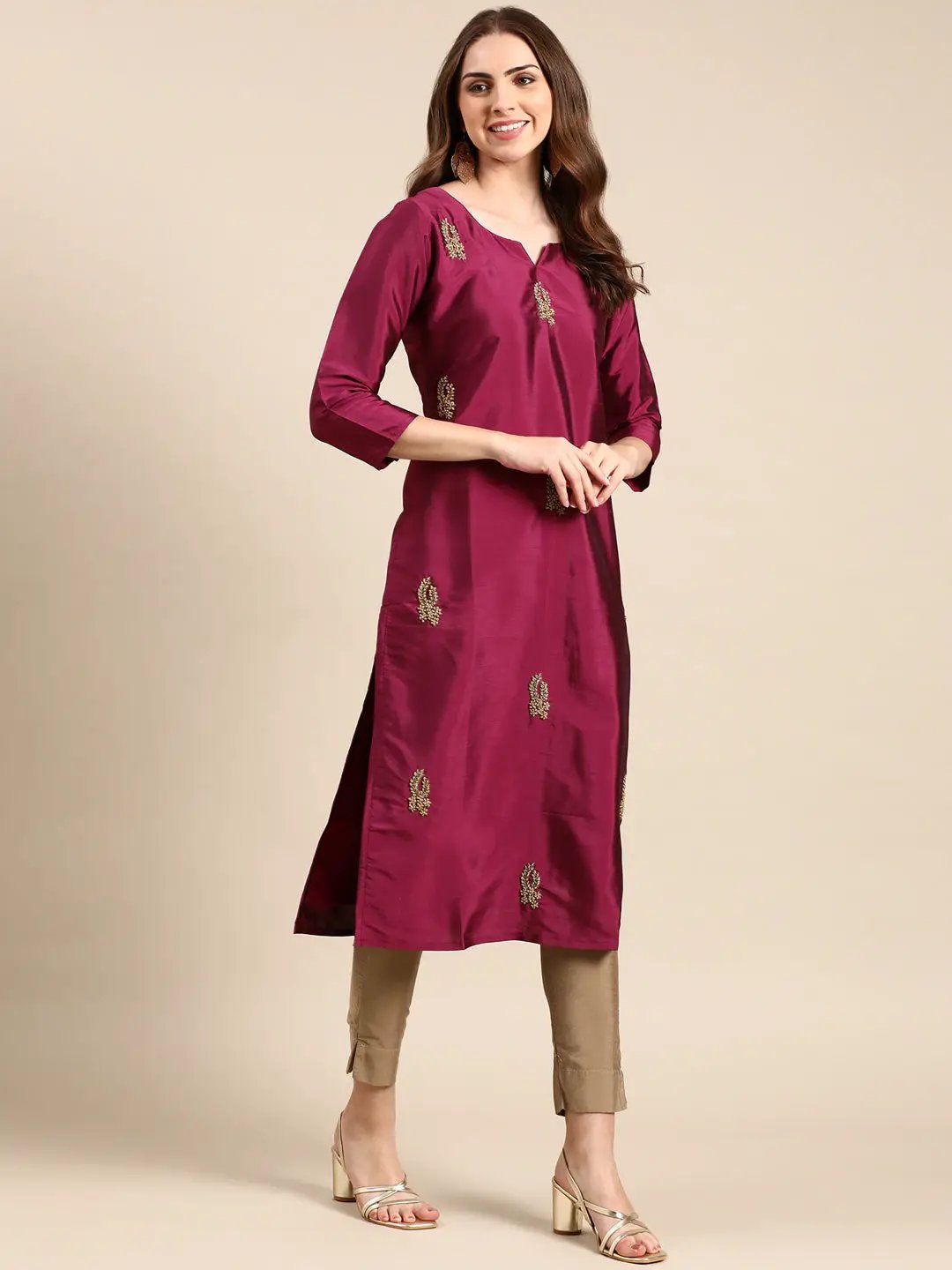 Women's Magenta Embellished Straight Kurta
