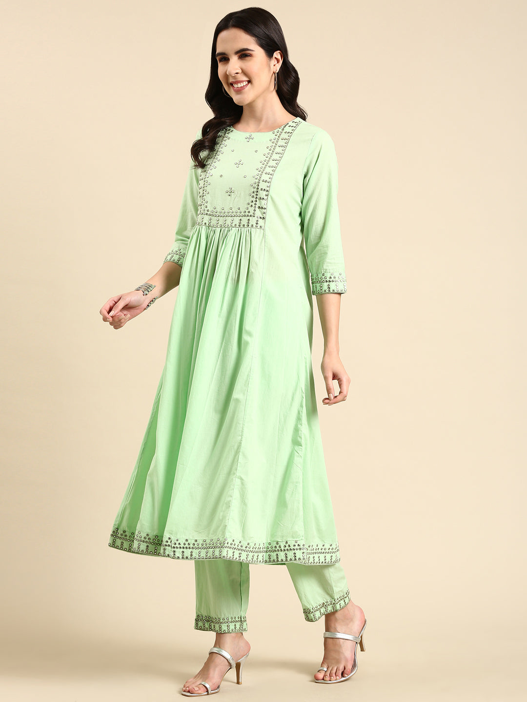 Women's Green Embroidered Kurta Set