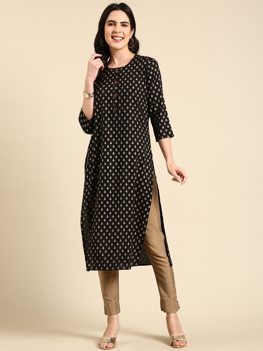Women's Black Ethnic Motifs Printed Round Neck Straight Kurta