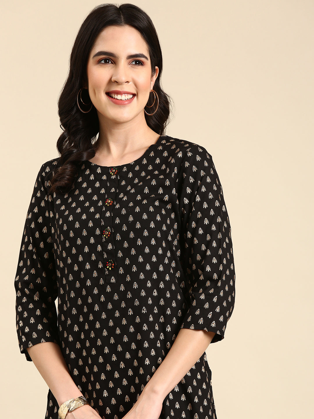 Women's Black Ethnic Motifs Printed Round Neck Straight Kurta