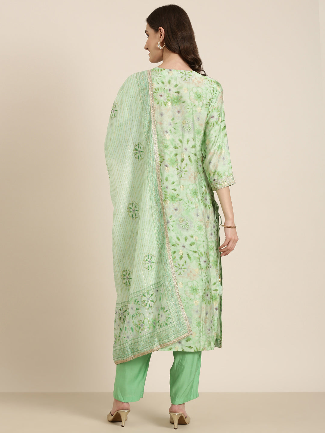 Women's Green Floral Printed Thread Work Detailed Straight Kurta Set With Dupatta
