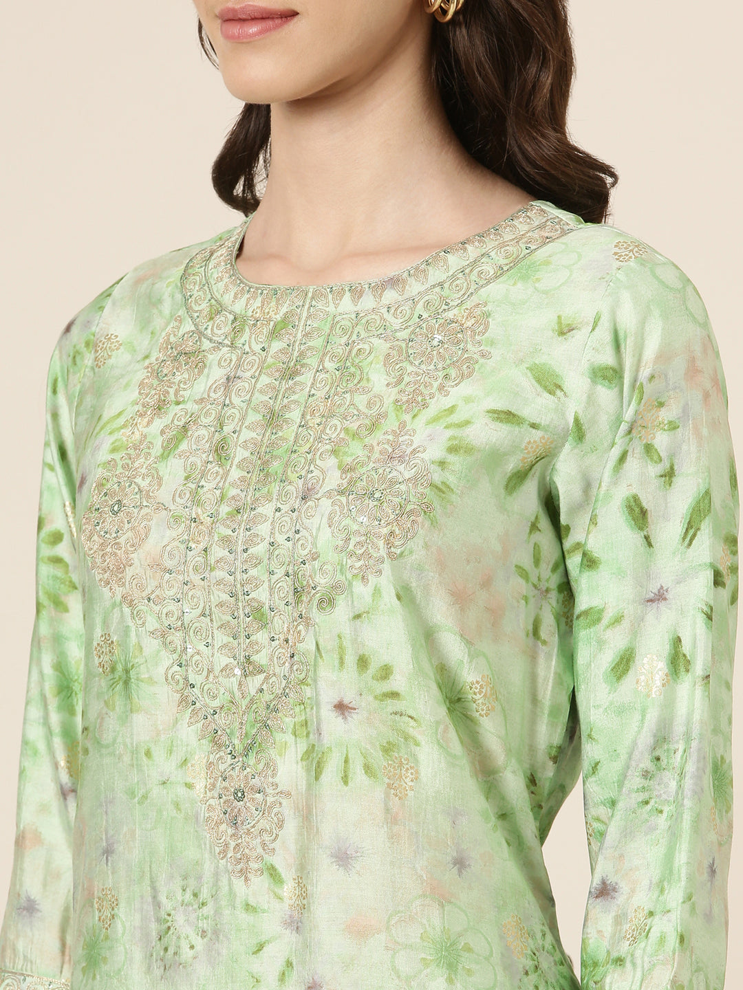 Women's Green Floral Printed Thread Work Detailed Straight Kurta Set With Dupatta