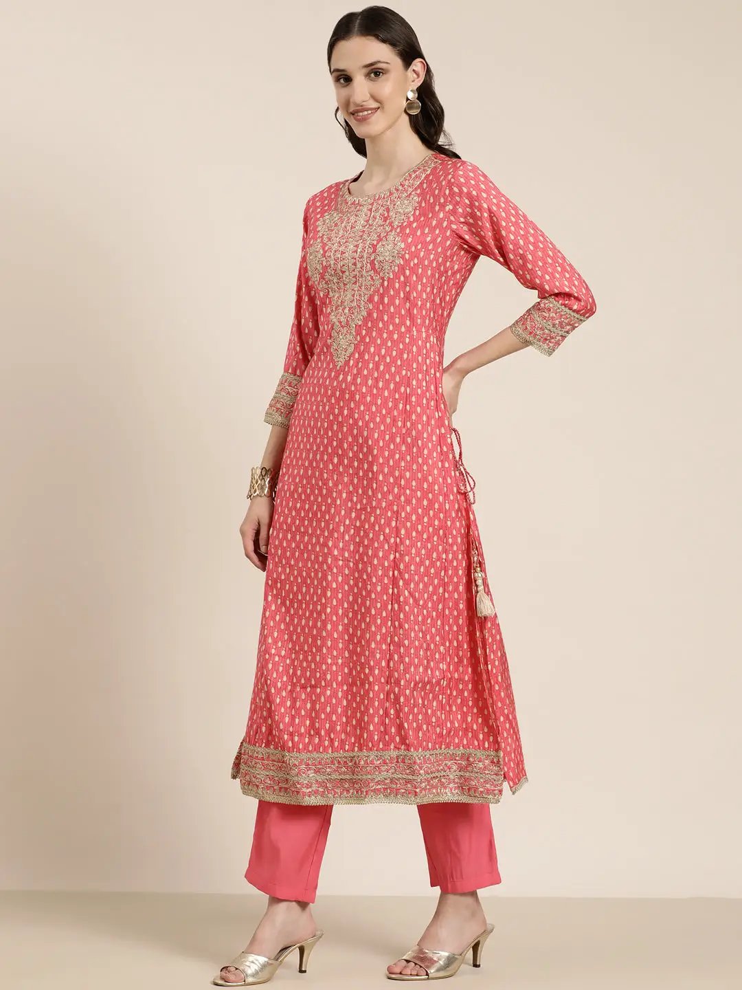 Women's Peach Geometrical Kurta Set