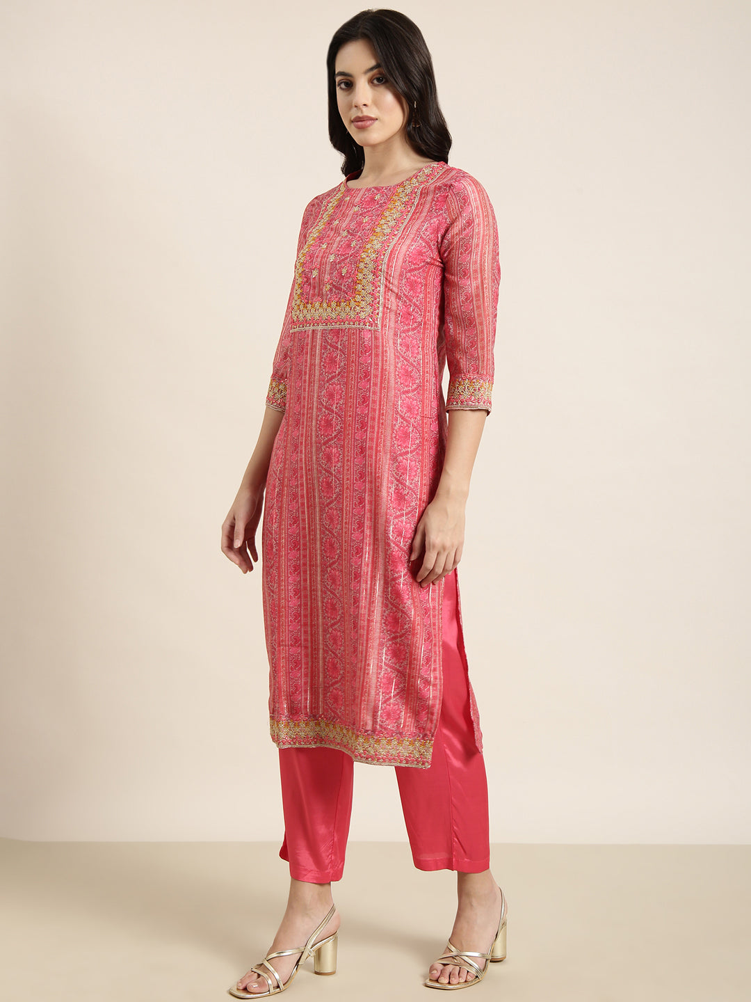 Women Straight Pink Floral Kurta and Trousers Set Comes With Dupatta