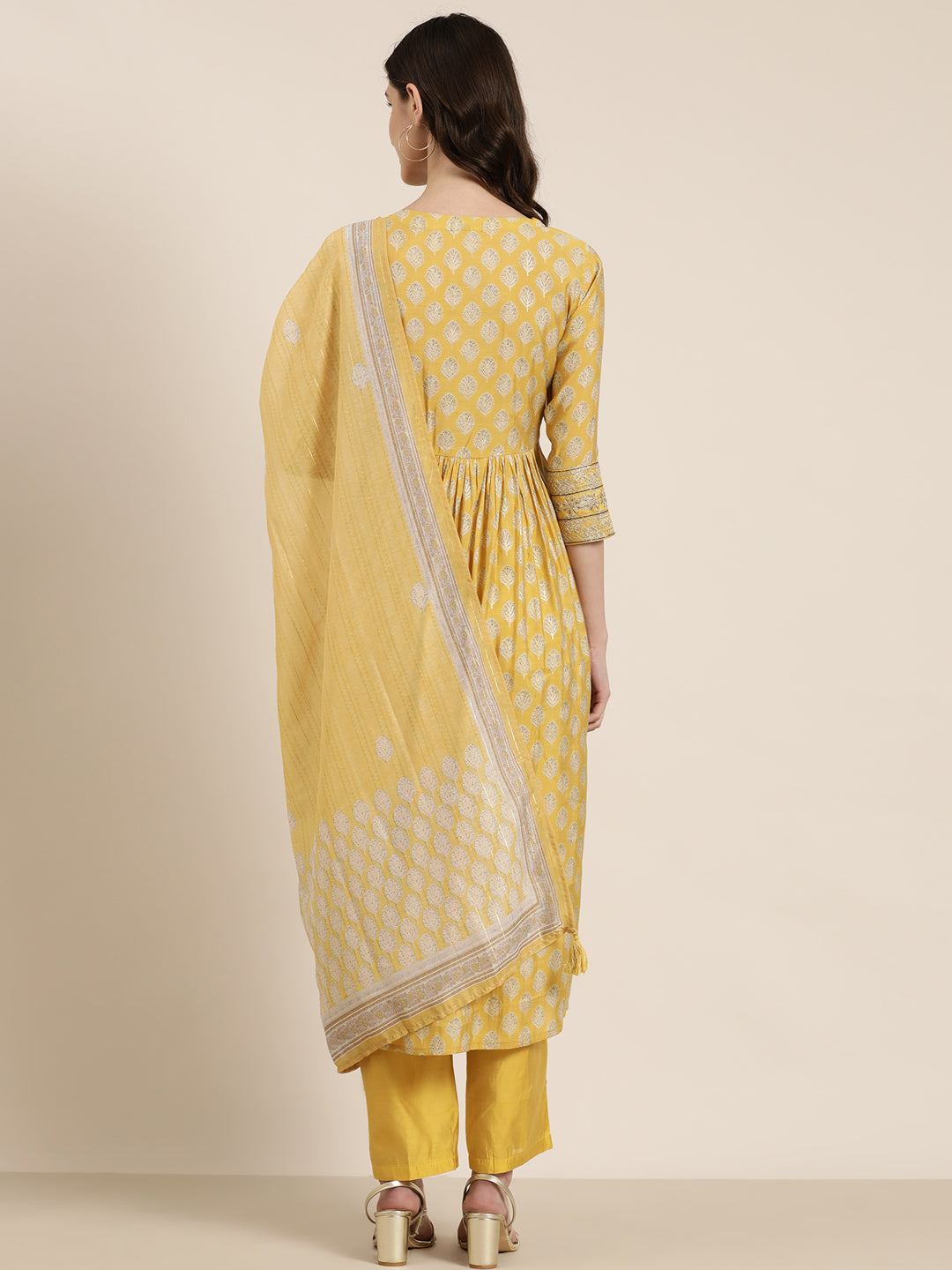 Women Mustard Floral Kurta Set