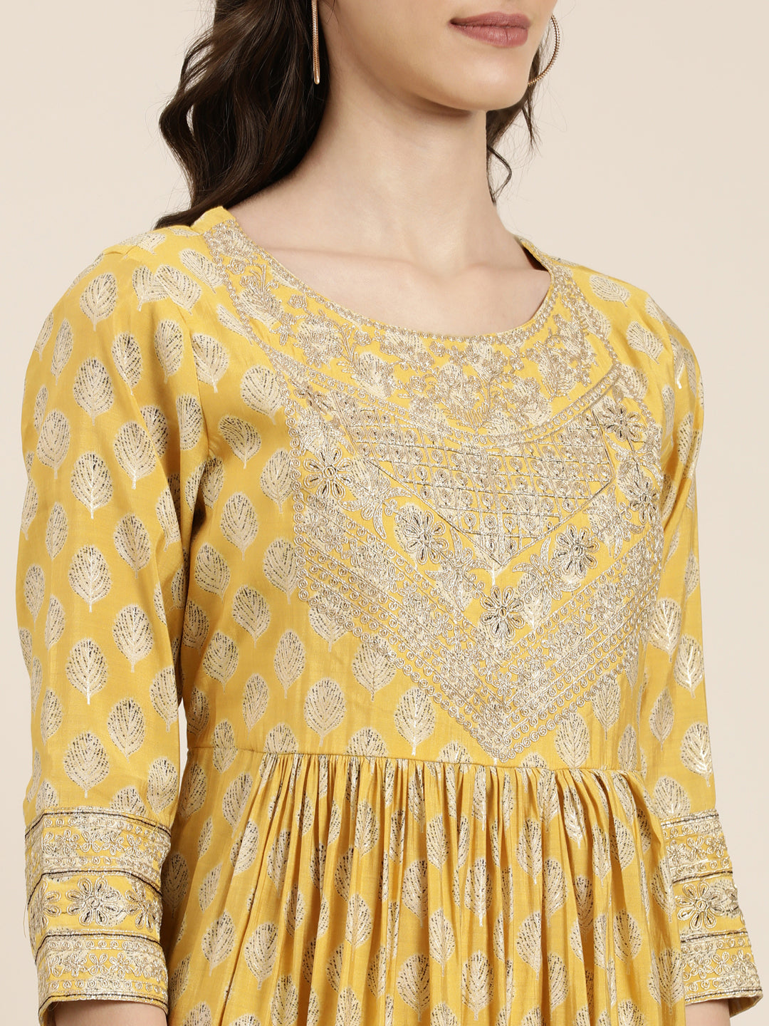 Women Mustard Floral Kurta Set