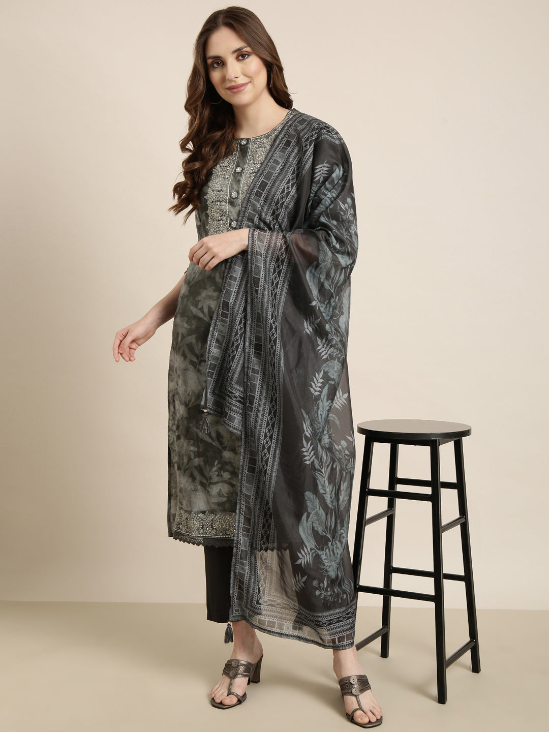 Women Straight Grey Floral Kurta and Trousers Set Comes With Dupatta