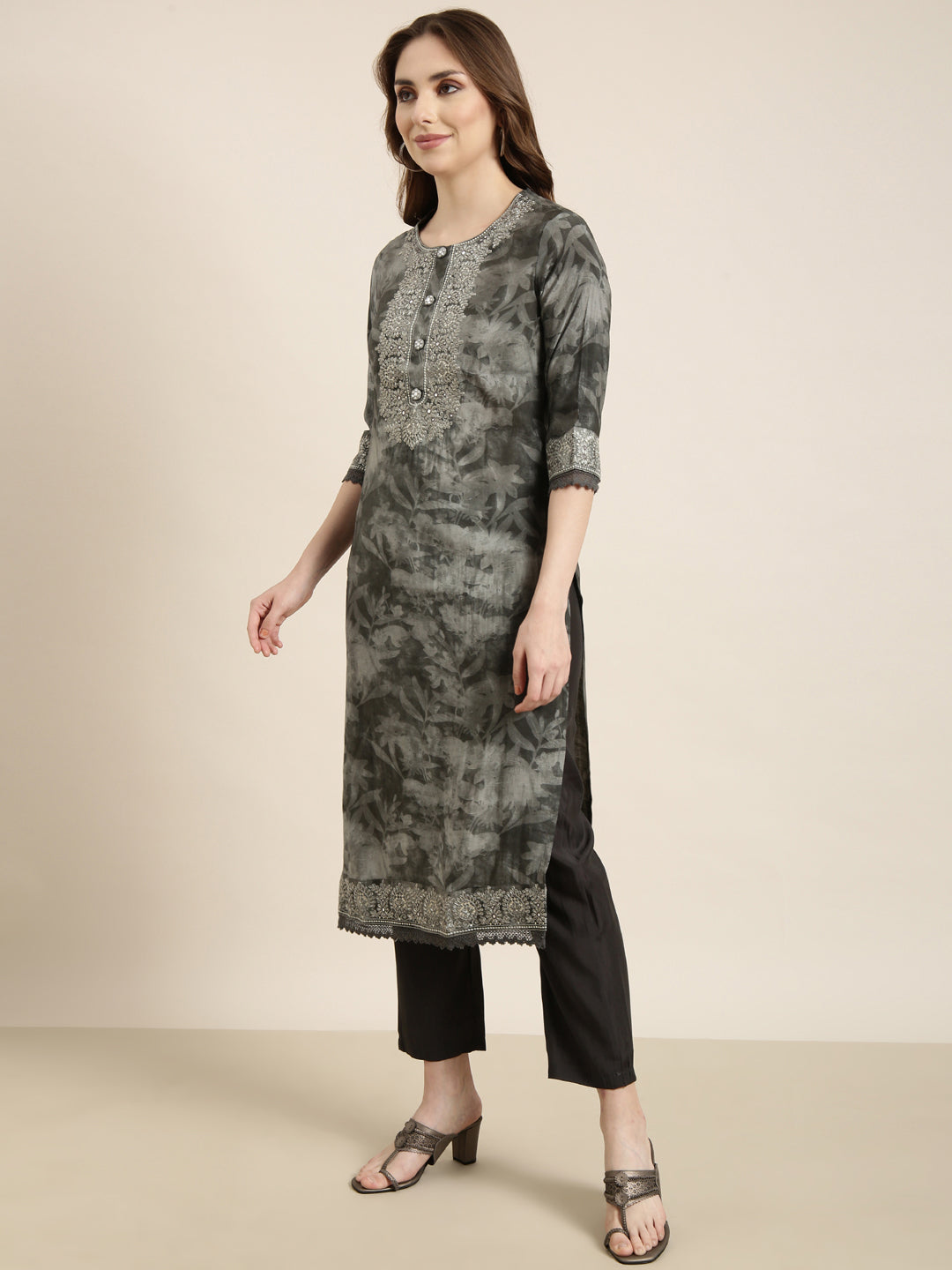 Women Straight Grey Floral Kurta and Trousers Set Comes With Dupatta