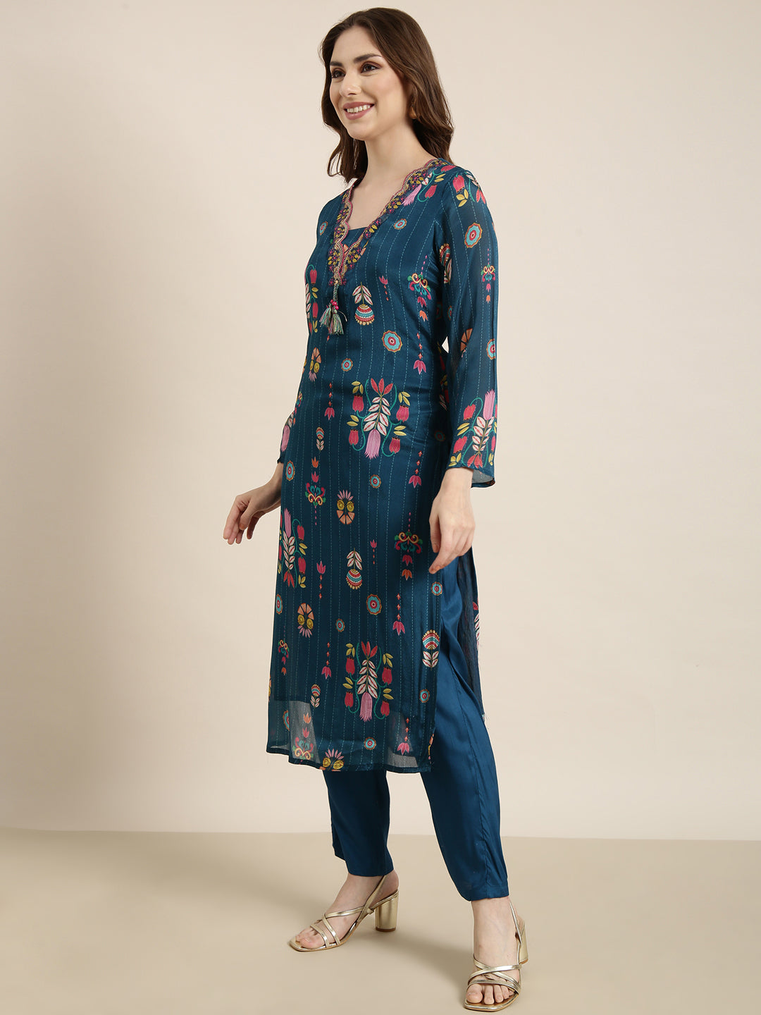 Women Straight Blue Floral Kurta and Trousers Set Comes With Dupatta