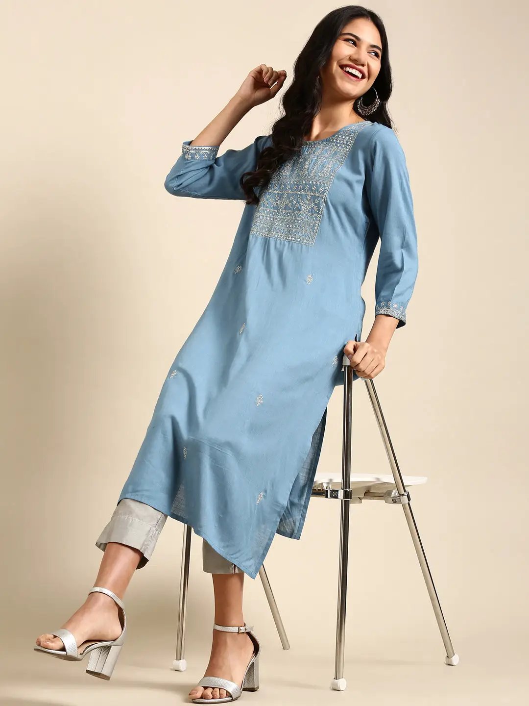 Women's Blue Solid Straight Kurta