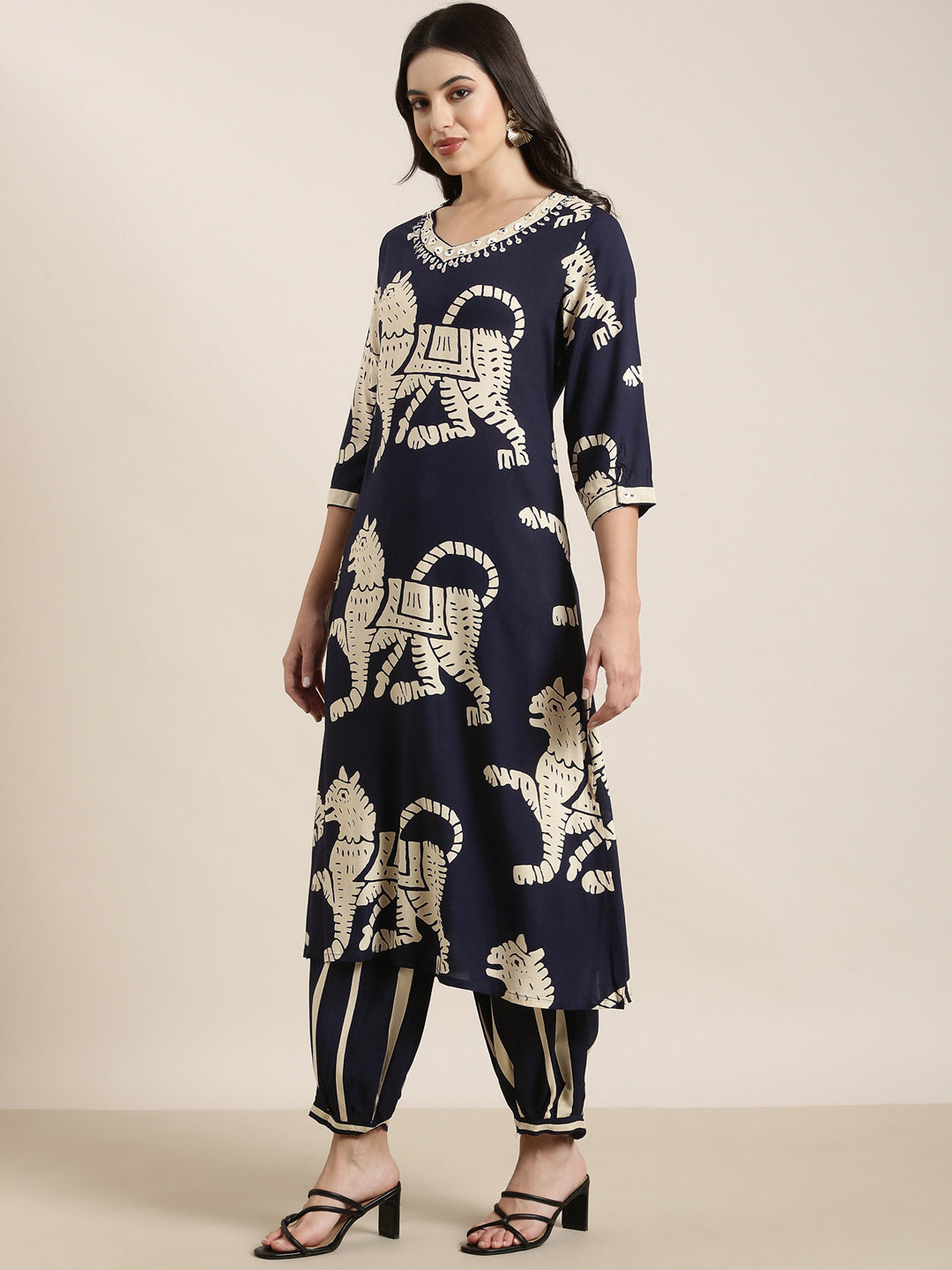 Women Straight Navy Blue Ethnic Motifs Kurta and Trousers Set