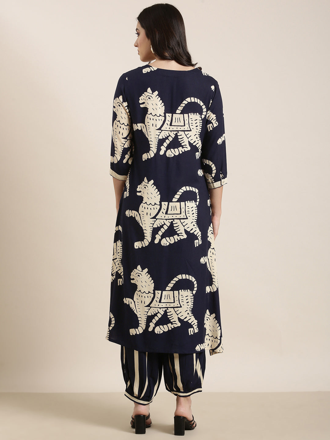 Women Straight Navy Blue Ethnic Motifs Kurta and Trousers Set