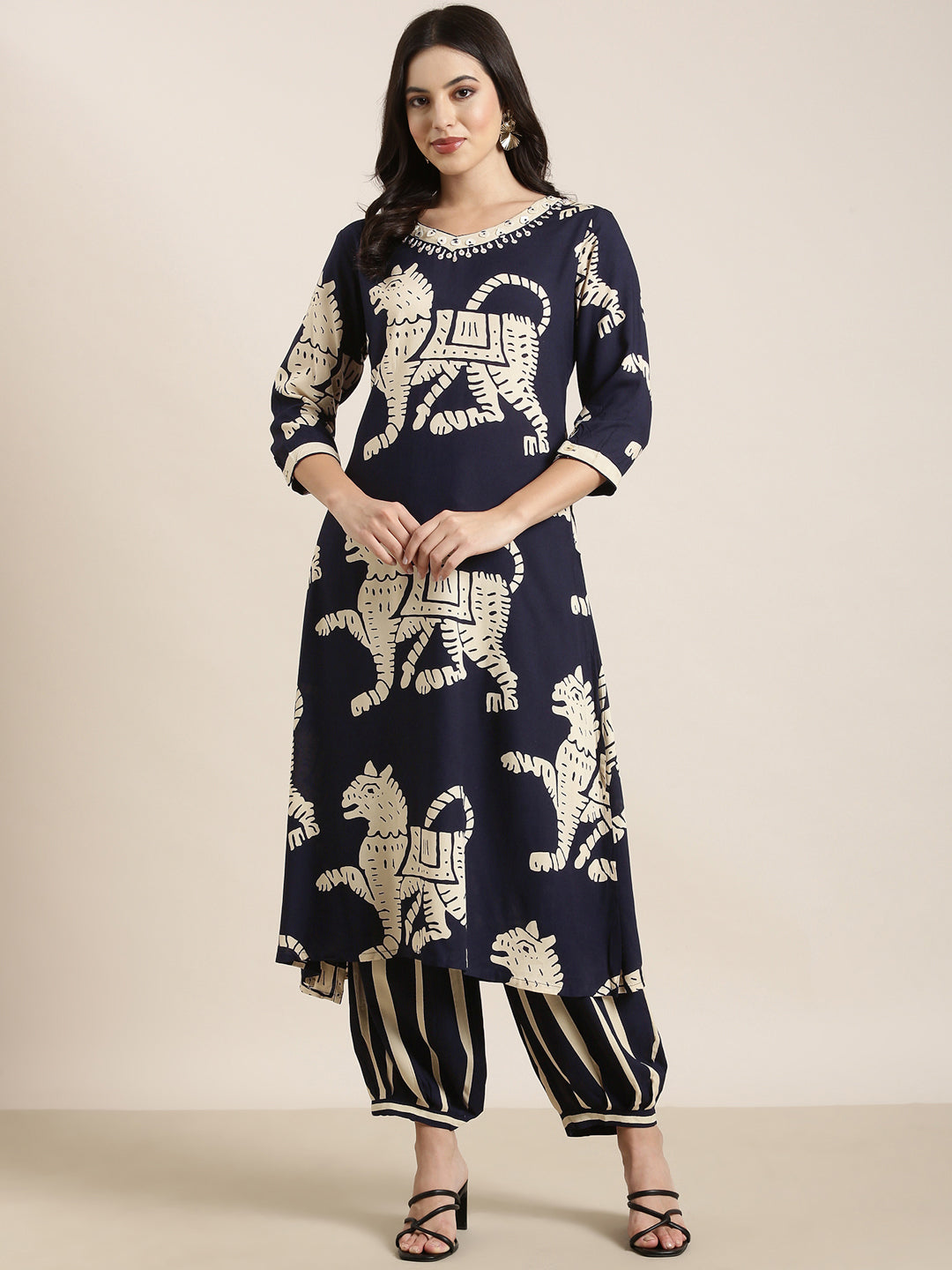 Women Straight Navy Blue Ethnic Motifs Kurta and Trousers Set