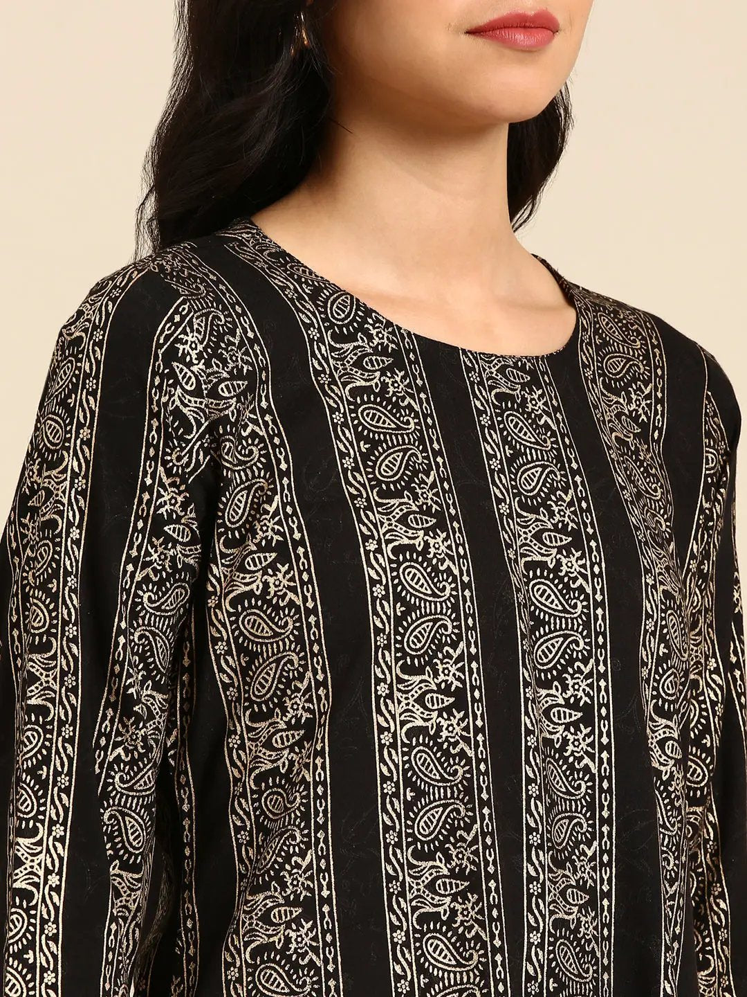 Women's Black Embellished Straight Kurta