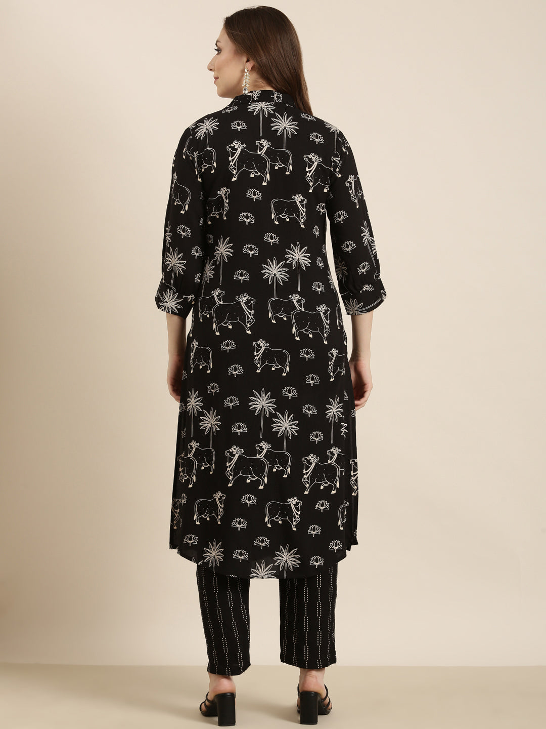 Women Straight Black Ethnic Motifs Kurta and Trousers Set